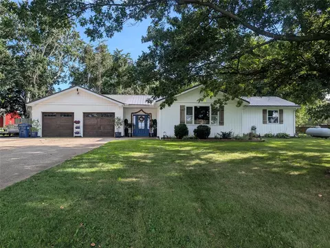 12099 Middle Rd, North East, PA 16428