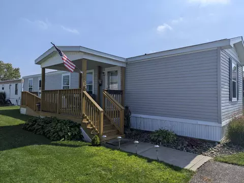 2721 W Park Ln, Erie, PA 16506