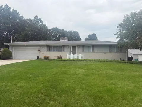 2296 Saltsman Rd, Erie, PA 16510