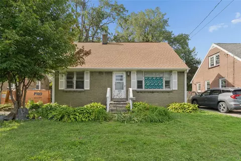 2656 Putnam Dr, Erie, PA 16511