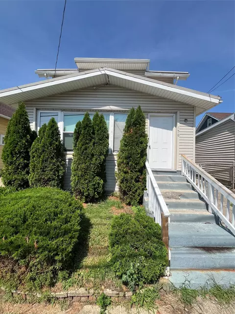 156 E 29th St, Erie, PA 16504