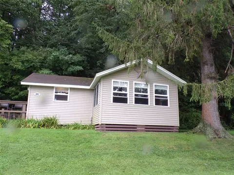 325 Elk Creek Rd, Lake City, PA 16423