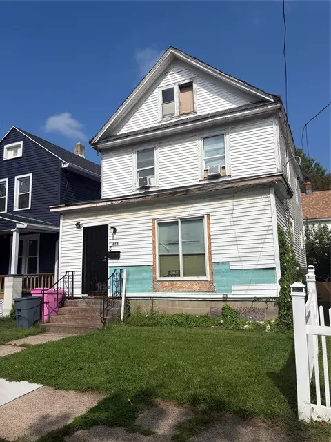 858 E 25th St, Erie, PA 16504