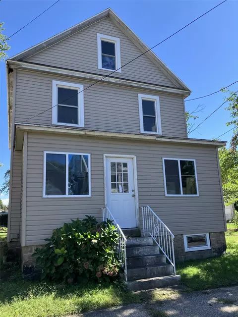 937 W 3rd St, Erie, PA 16507