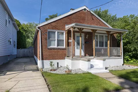 3318 Maple St, Erie, PA 16508