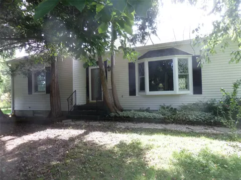 8920 Lake Pleasant Rd, Erie, PA 16509