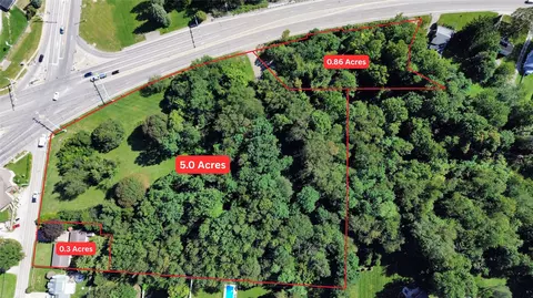 4722 W Lake Rd, Erie, PA 16505