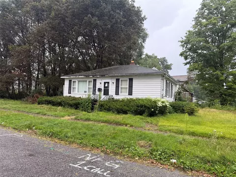 2104 Cameron Rd, Erie, PA 16510