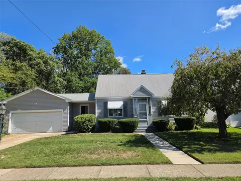 851 Shenley Dr, Erie, PA 16505
