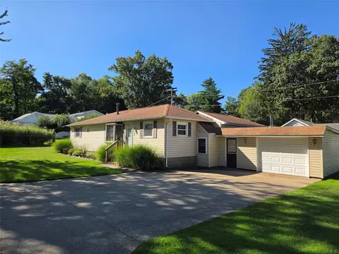 230 Chestnut Dr, Lake City, PA 16423