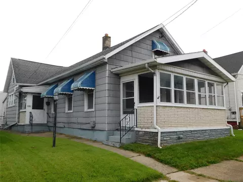 2618 Maple St, Erie, PA 16508