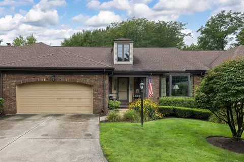 3286 Georgian Ct, Erie, PA 16506