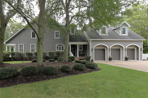 4502 Commodore Dr, Erie, PA 16505