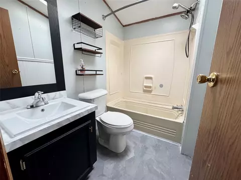 Bath - 233 Apache Ave, Corry, PA 16407 photo 4 of 4