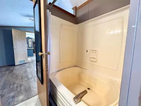 Bath - 233 Apache Ave, Corry, PA 16407 photo 2 of 4