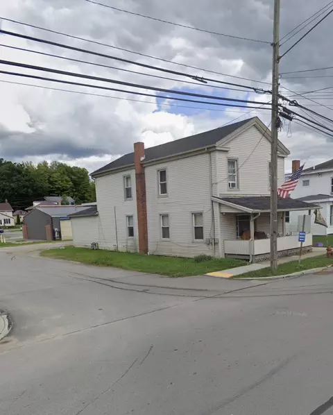 901 Main St, Conneautville, PA 16406