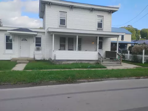 903 Main St, Conneautville, PA 16406