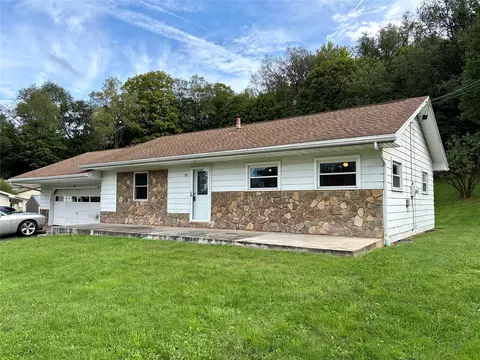871 Thurston Rd, Meadville, PA 16335