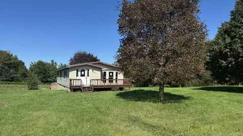 7196 Garfield Ave, Harborcreek, PA 16421
