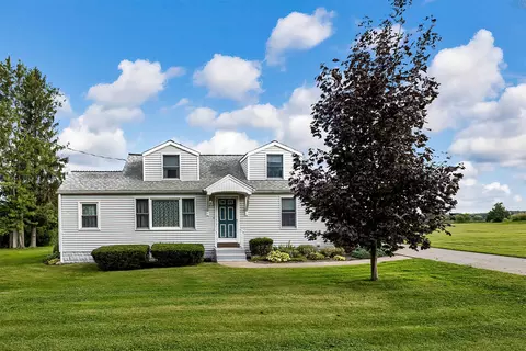 11370 Shadduck Rd, North East, PA 16428
