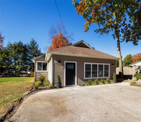 10613 Cherokee Trl, Conneaut Lake, PA 16316