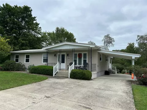 286 Maple St, Conneaut Lake, PA 16316