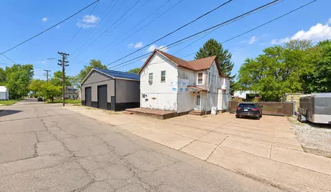1605 Plum St, Erie, PA 16502