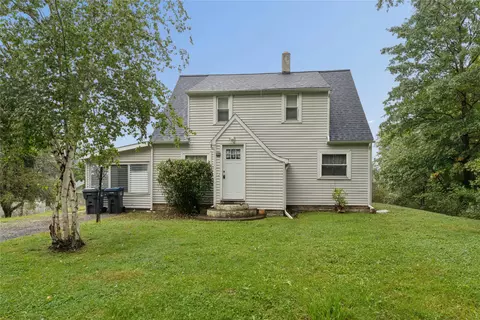 2048 Marmon Dr, Erie, PA 16509