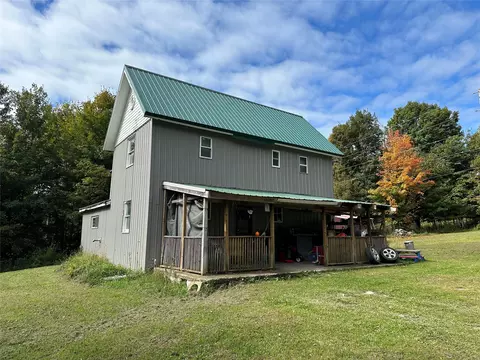 31486 Tattle St, Cambridge Springs, PA 16403