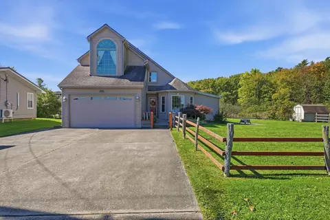 10857 Aldina Dr, Conneaut Lake, PA 16316