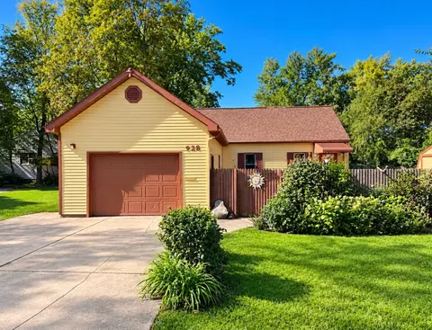 928 Powell Ave, Erie, PA 16505