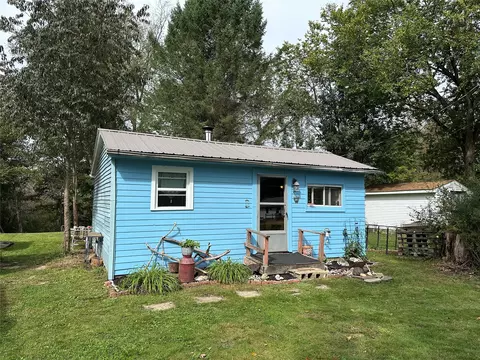 2323 Lakeview Dr, Linesville, PA 16424