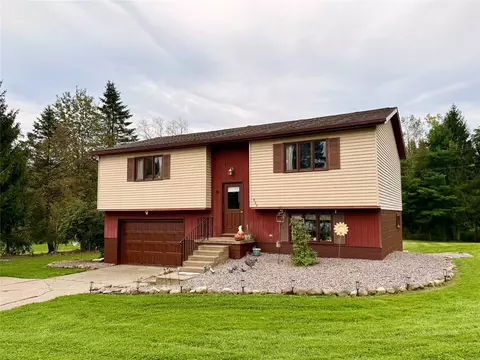 925 Townhall Rd, Waterford, PA 16441