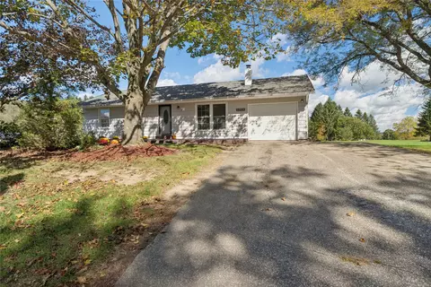 22524 Berry Knolls Dr, Cambridge Springs, PA 16403