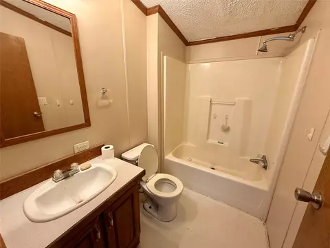 Bath - 1275 Sample Flats Rd, Corry, PA 16407 photo 3 of 3