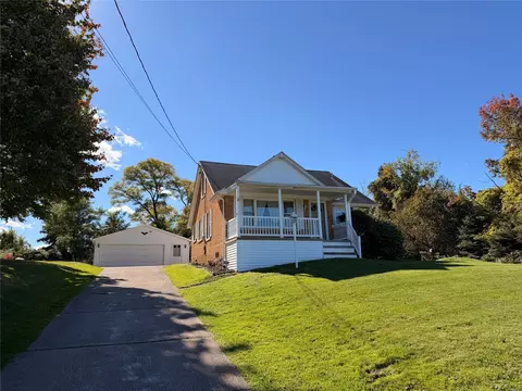 1523 Winslow Dr, Erie, PA 16509