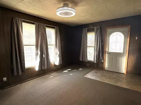Living - 42 E Irving St, Corry, PA 16407 photo 2 of 8