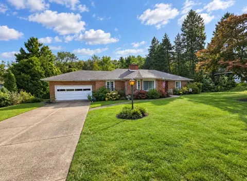 4621 Highview Blvd, Erie, PA 16509
