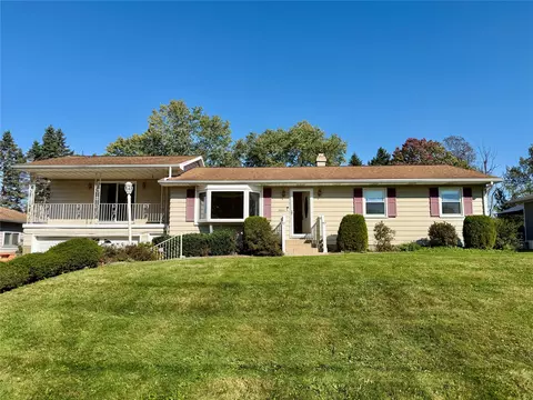 5931 Crest Dr, Millcreek, PA 16509