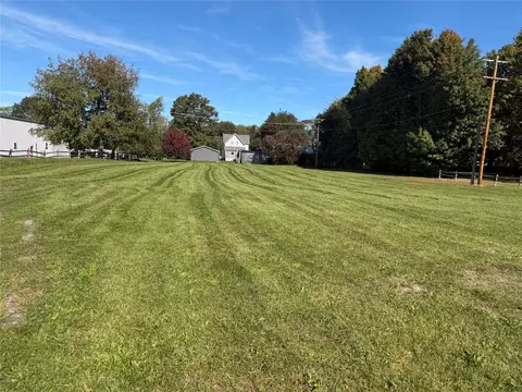 10248 Railroad St, Lake City Boro, PA 16423