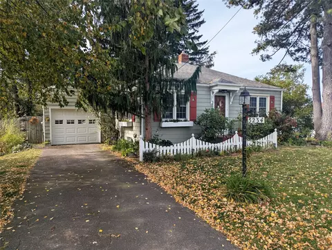 5234 Washington Ave, Millcreek, PA 16509