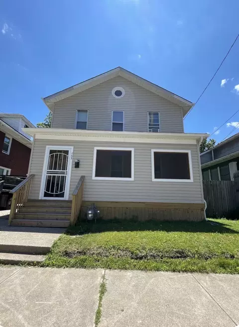 733 E 11th St, Erie, PA 16503