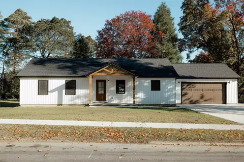 Exterior - 433 E Pleasant St, Corry, PA 16407 photo 6 of 13