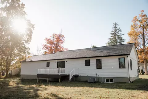 Exterior - 433 E Pleasant St, Corry, PA 16407 photo 9 of 13