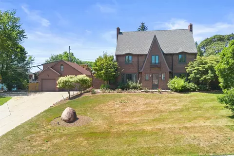 124 W 37th St, Erie, PA 16508
