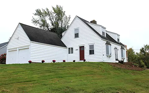 2828 Hastings Rd, Erie, PA 16506