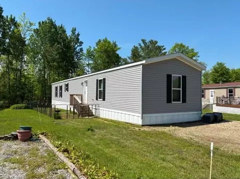 123 Primrose Ln, Edinboro, PA 16412