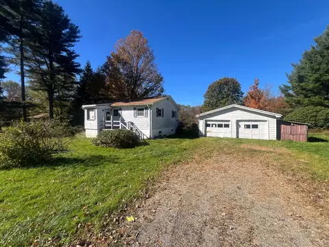 10306 Oliver Rd, Mckean, PA 16426