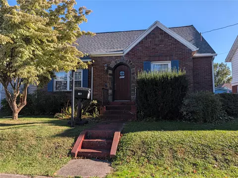 927 E 31st St, Erie, PA 16504