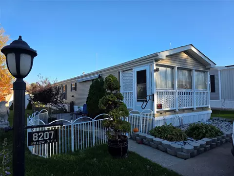 8207 Willow Glen Dr, Erie, PA 16509